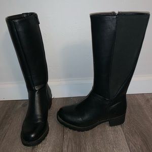 Kids Black boots size 3
